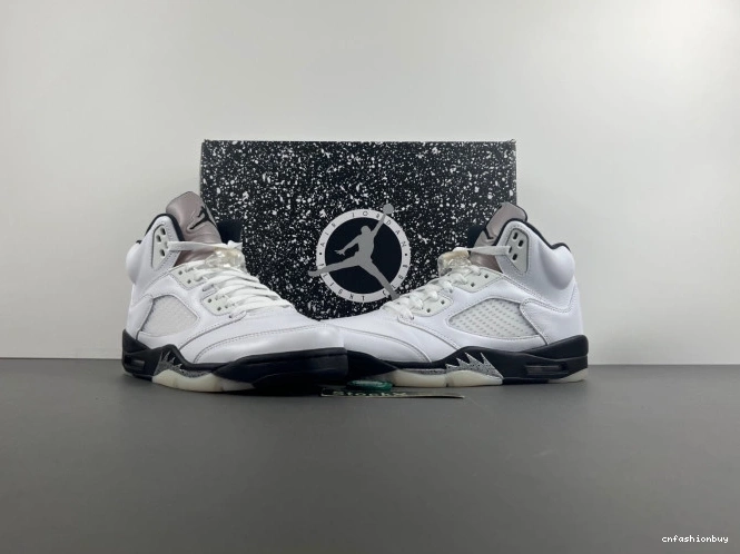 JORDAN DD0587-110 5 BLACK' 'WHITE AIR RETRO 1121